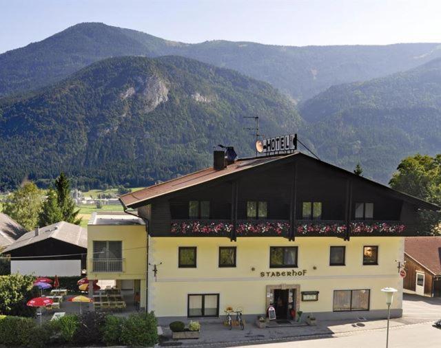 Dorfgasthof Hotel Staberhof Kellerberg Екстериор снимка