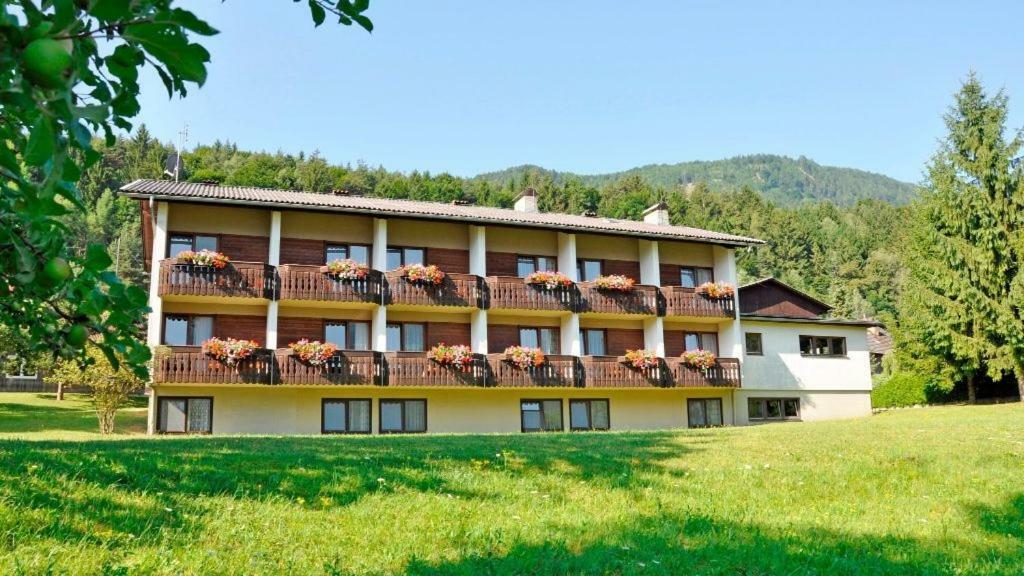 Dorfgasthof Hotel Staberhof Kellerberg Екстериор снимка